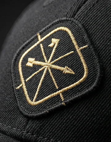 Бейсболка черная Windford Classic макросъемка